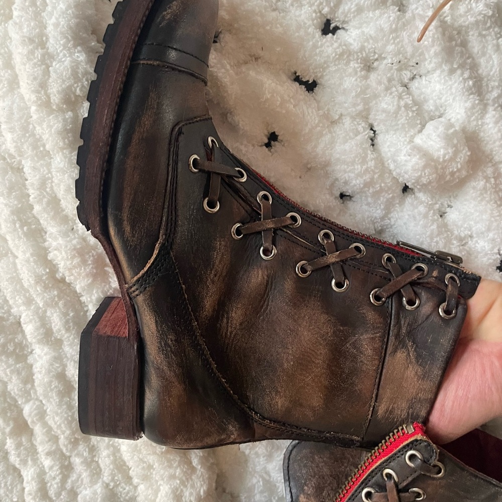 Freebird by Steven Liverpool Boot size 10 with Red Zipper Distresses Brown - Picture 11 of 11